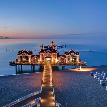 Kapitaenshaus Mit Sauna Und Kamin 別荘 ゼリン