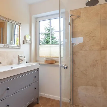 Vakantiehuis Kapitaenshaus Mit Sauna Und Kamin