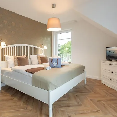 Kapitaenshaus Mit Sauna Und Kamin Holiday home Sellin (Rugen)